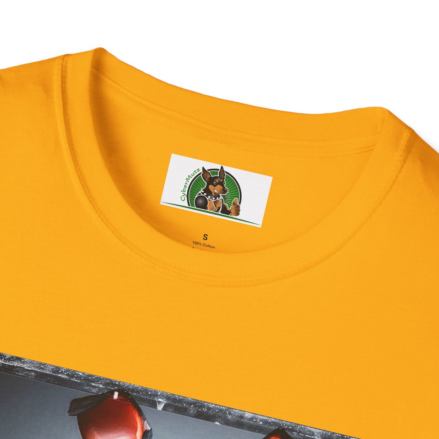 Min Pin T-Shirt muscular arms